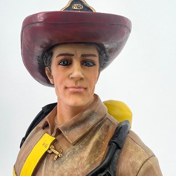 Vintage 2000 Red Hats of Courage Sentinel Of Courage 2/1945 Fireman Resin Figure - Picture 4 of 10